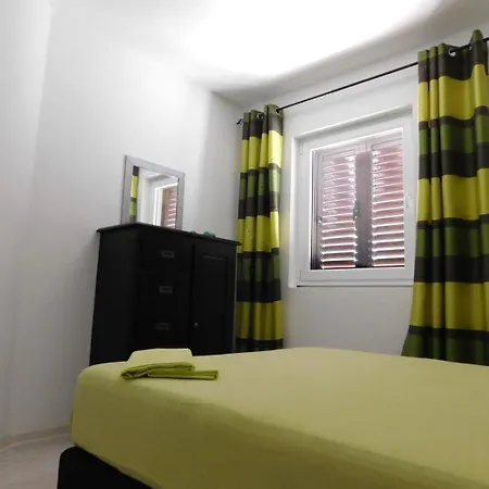 Apartment With Parking Space Povlja, Brac - 21089